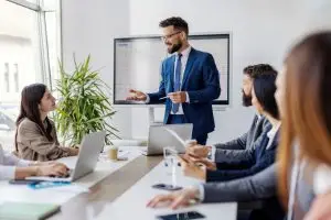 Selbstwirksamkeit stärken: Der unterschätzte Hebel für Leistung und Gesundheit im Team